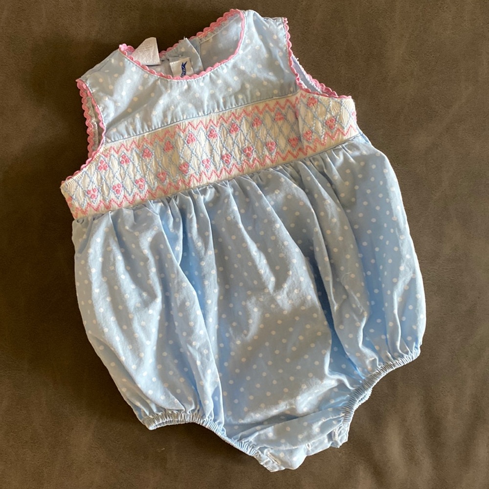 Smocked bubble